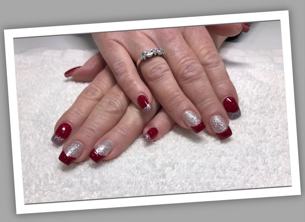 nageldesign_glitzer_mit_rot